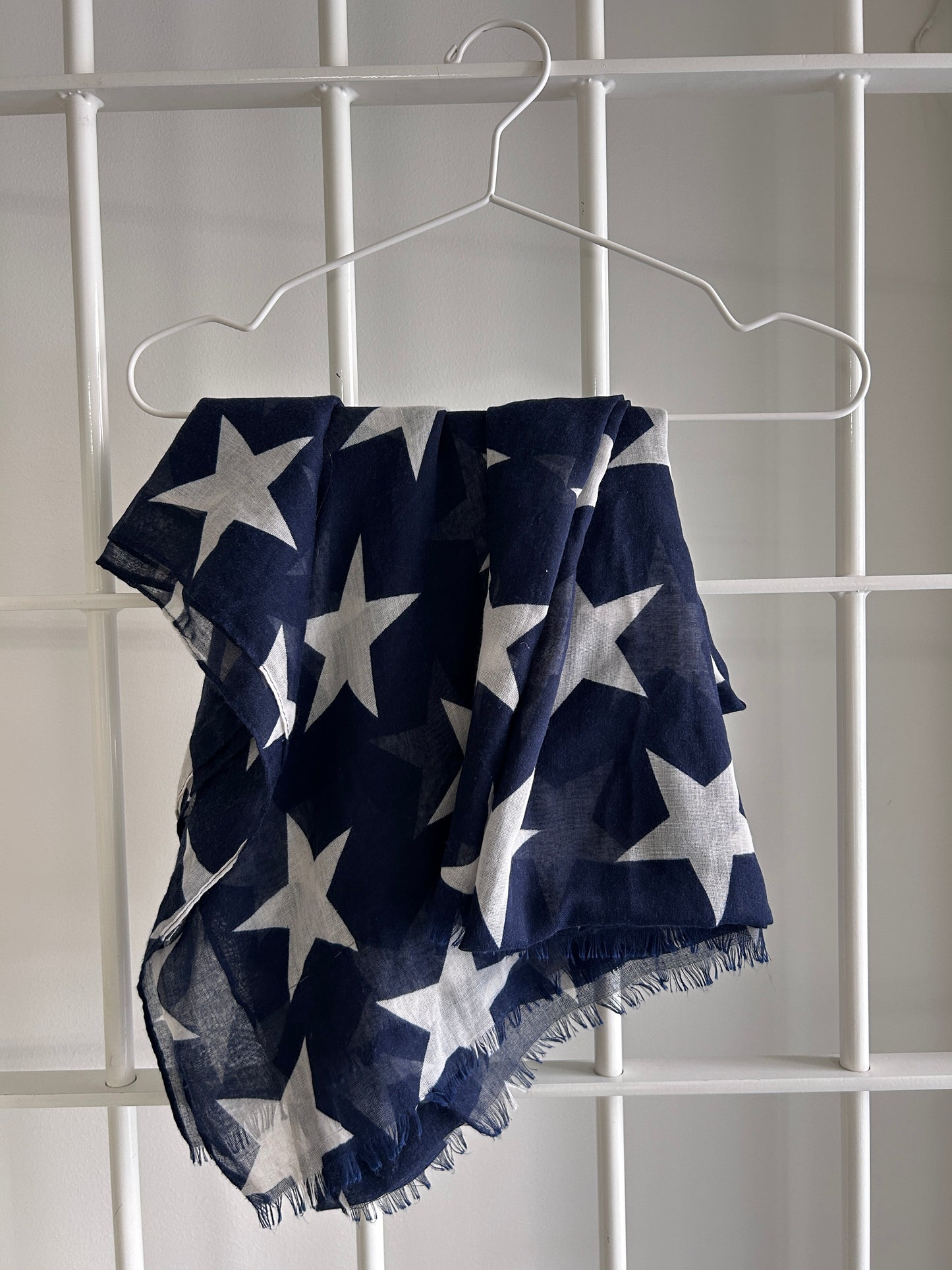 Scarf - tryck med stjärnor